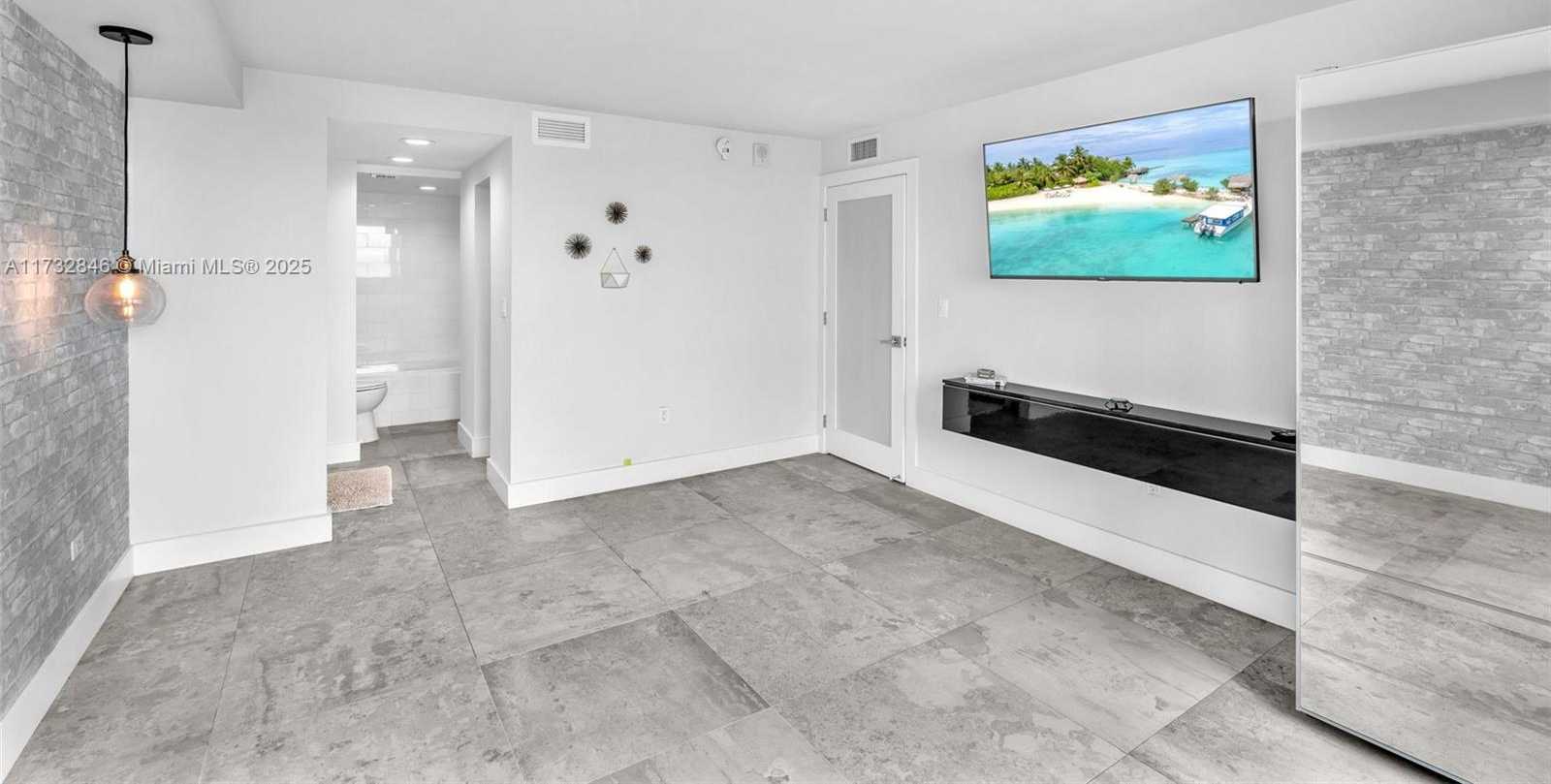 Small Image of 7135 COLLINS AVE #736, Miami Beach Number 14