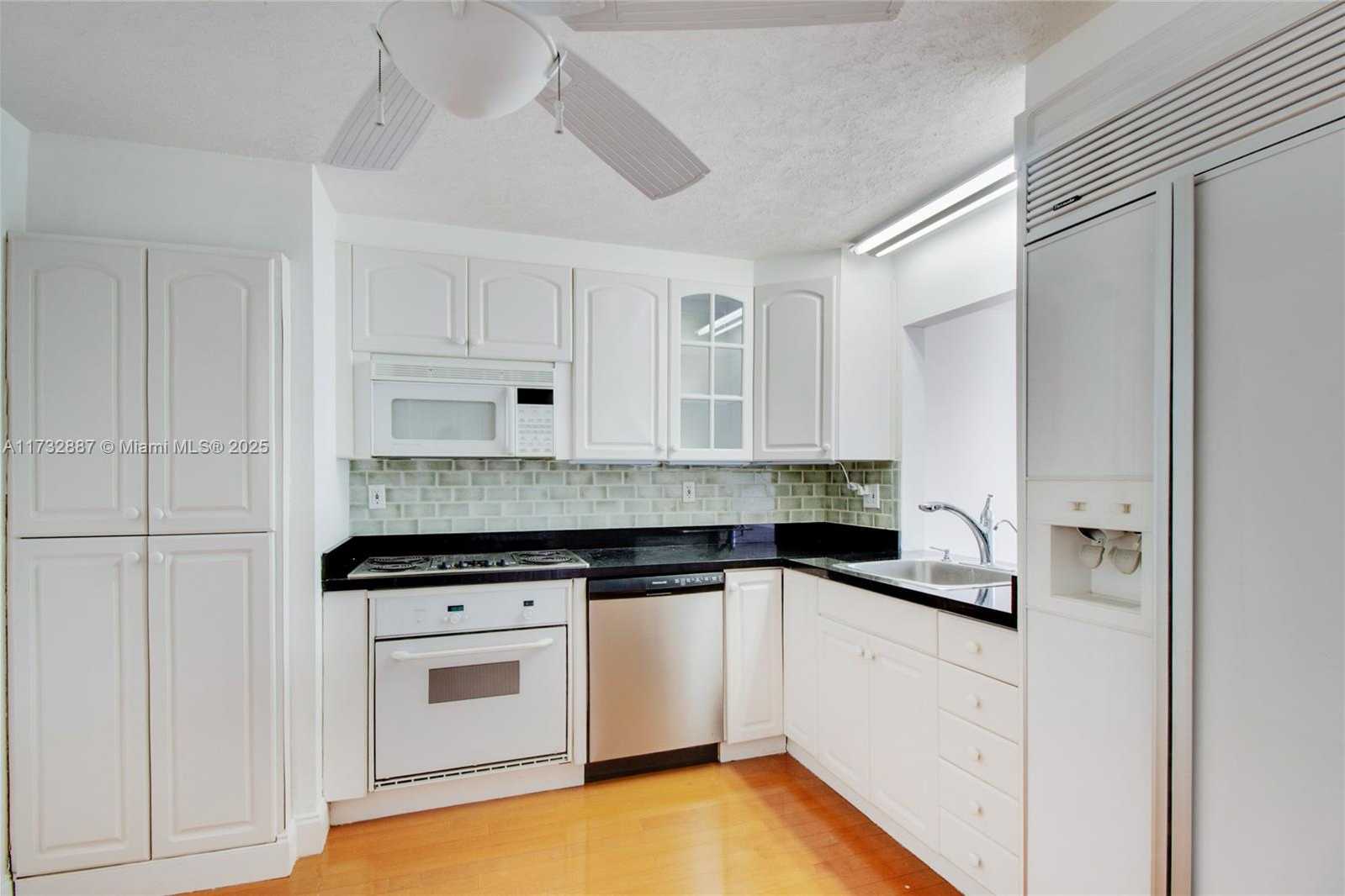 Small Image of 1925 BRICKELL AVE #1812, Miami Number 7
