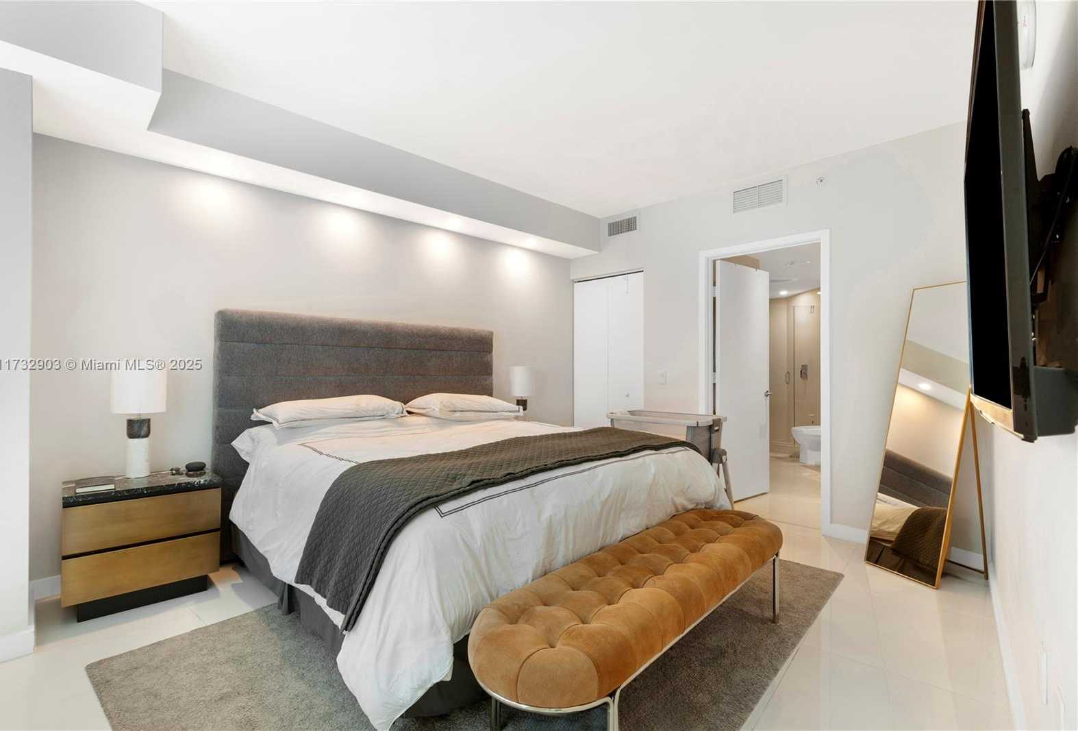 Small Image of 1100 SOUTH MIAMI AVE #3810, Miami Number 11