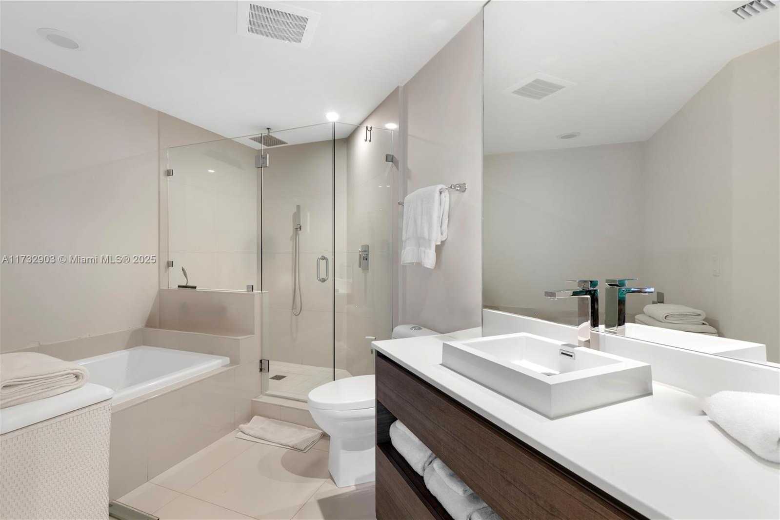 Small Image of 1100 SOUTH MIAMI AVE #3810, Miami Number 13
