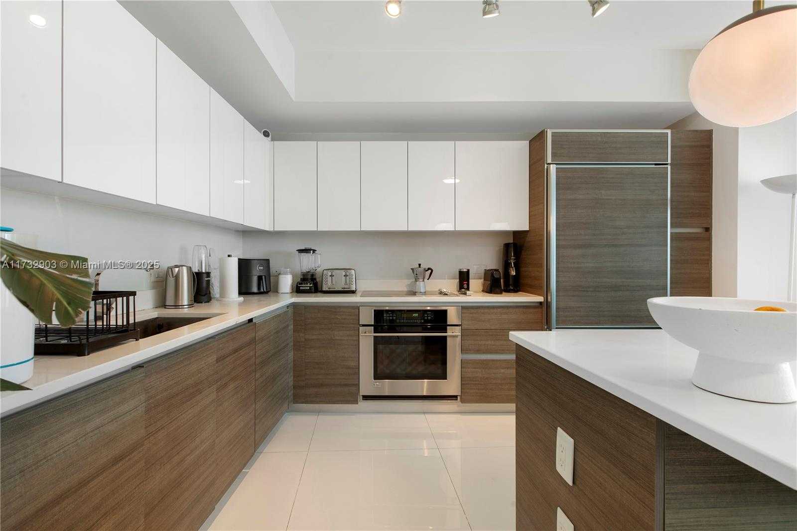 Small Image of 1100 SOUTH MIAMI AVE #3810, Miami Number 7