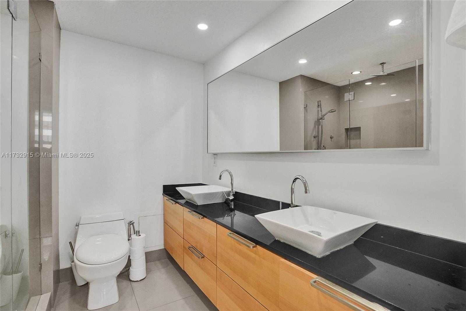 Small Image of 10185 COLLINS AVE #916, Bal Harbour Number 14