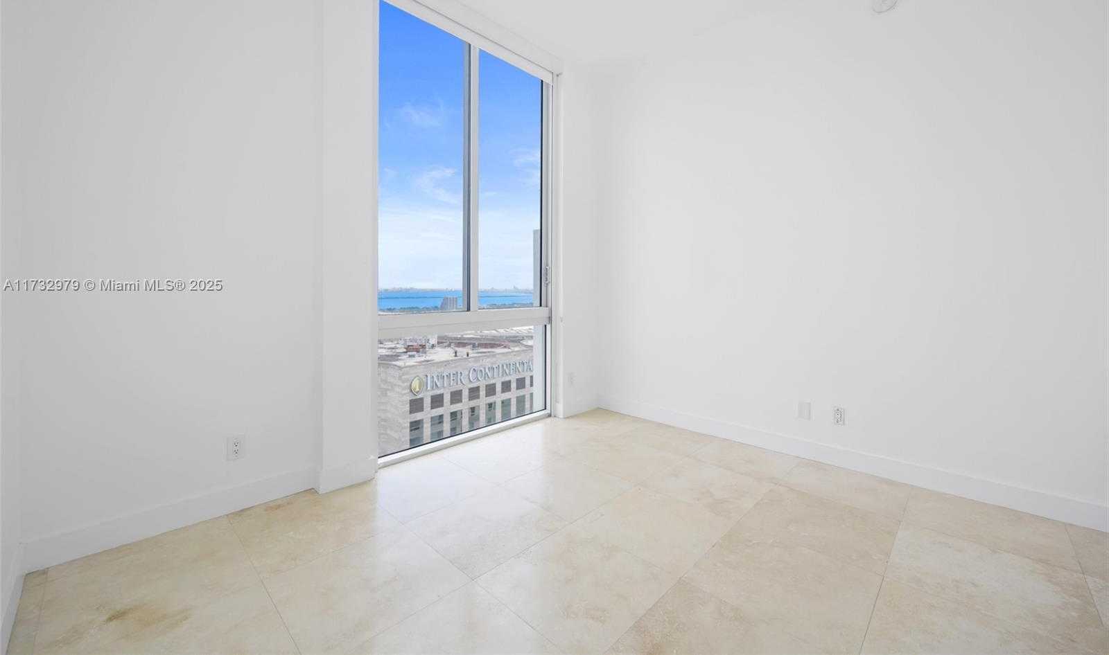 Small Image of 325 SOUTH BISCAYNE BLVD #LPH26, Miami Number 11