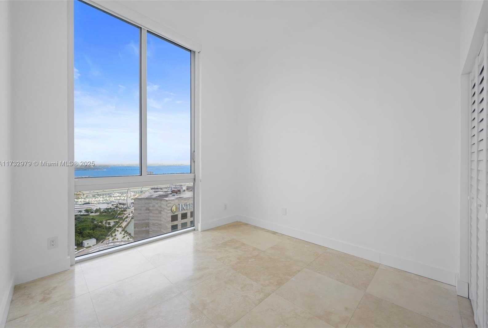 Small Image of 325 SOUTH BISCAYNE BLVD #LPH26, Miami Number 14