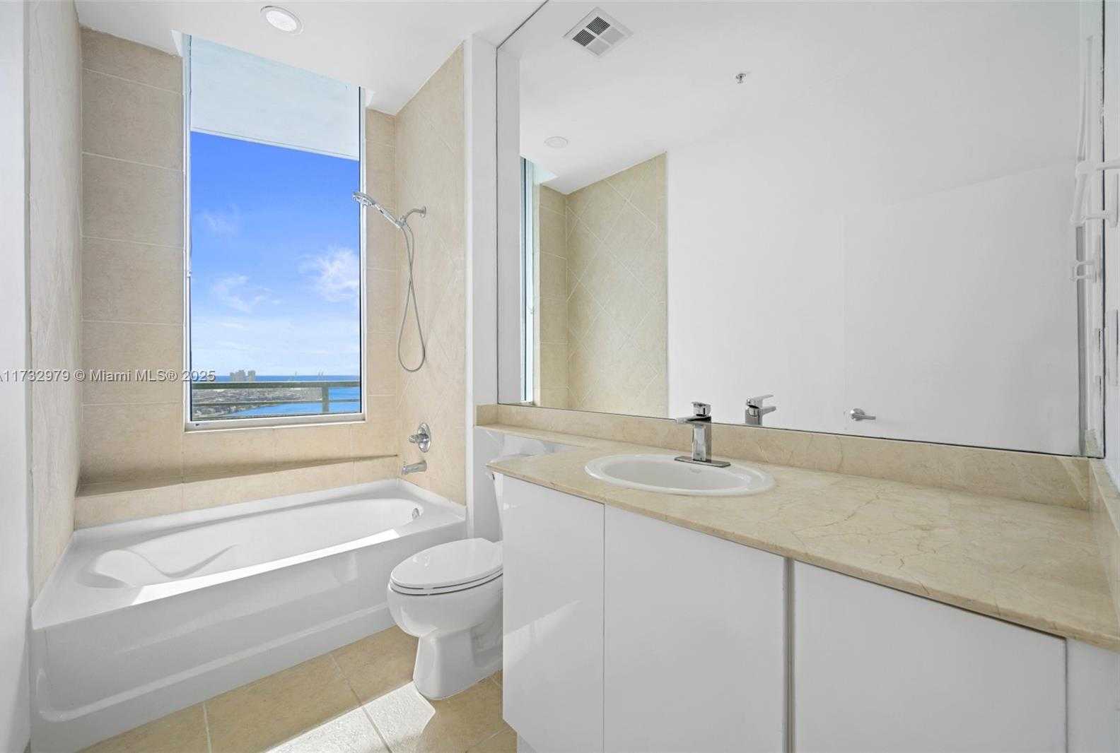 Small Image of 325 SOUTH BISCAYNE BLVD #LPH26, Miami Number 17