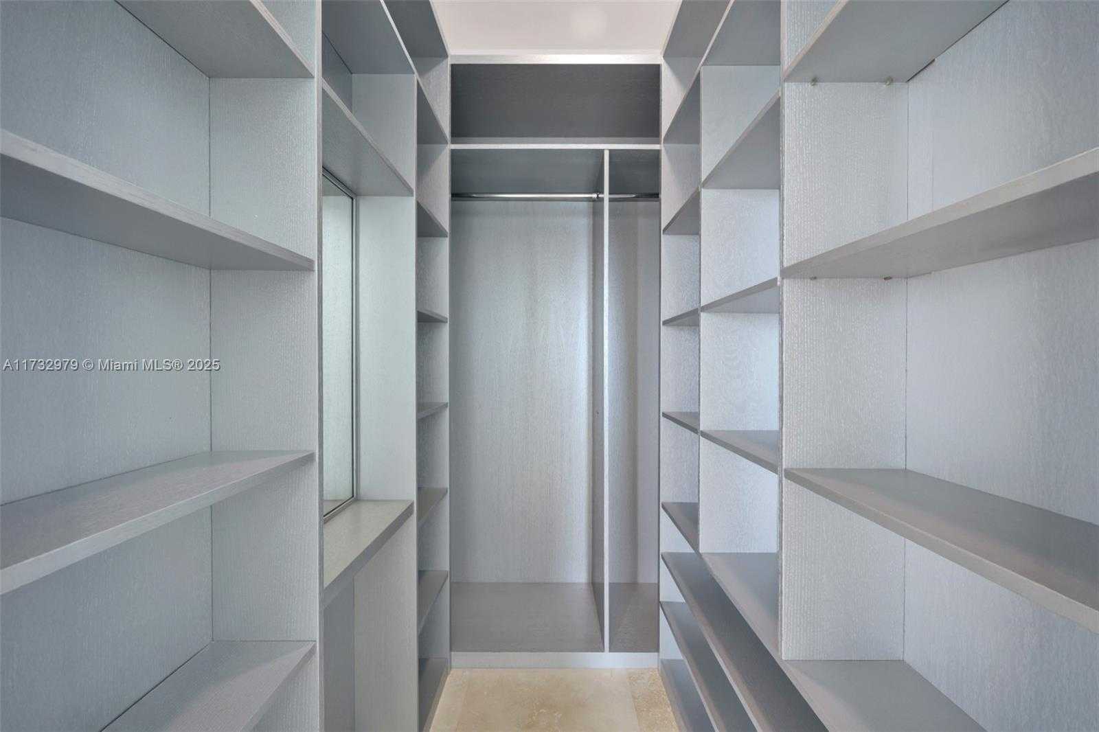 Small Image of 325 SOUTH BISCAYNE BLVD #LPH26, Miami Number 18