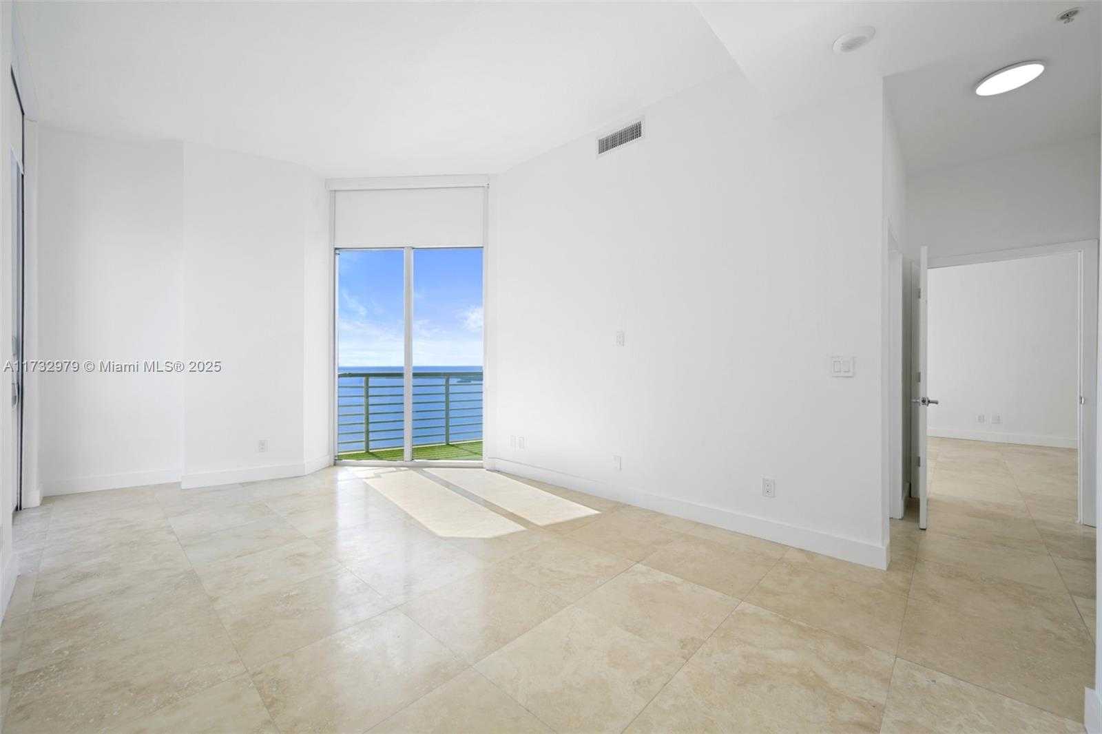 Small Image of 325 SOUTH BISCAYNE BLVD #LPH26, Miami Number 20