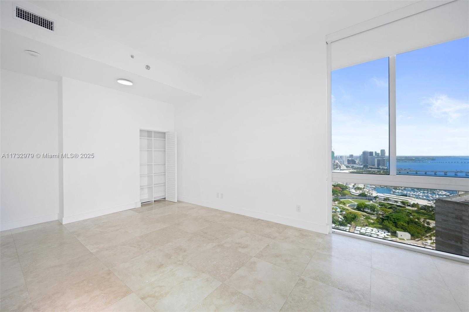 Small Image of 325 SOUTH BISCAYNE BLVD #LPH26, Miami Number 21