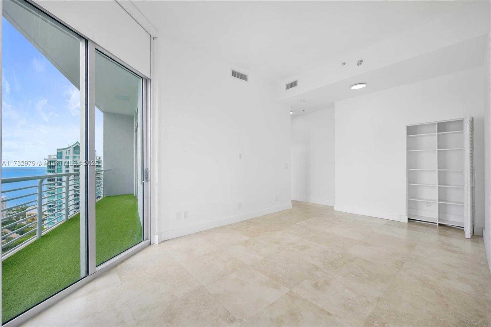 Small Image of 325 SOUTH BISCAYNE BLVD #LPH26, Miami Number 22
