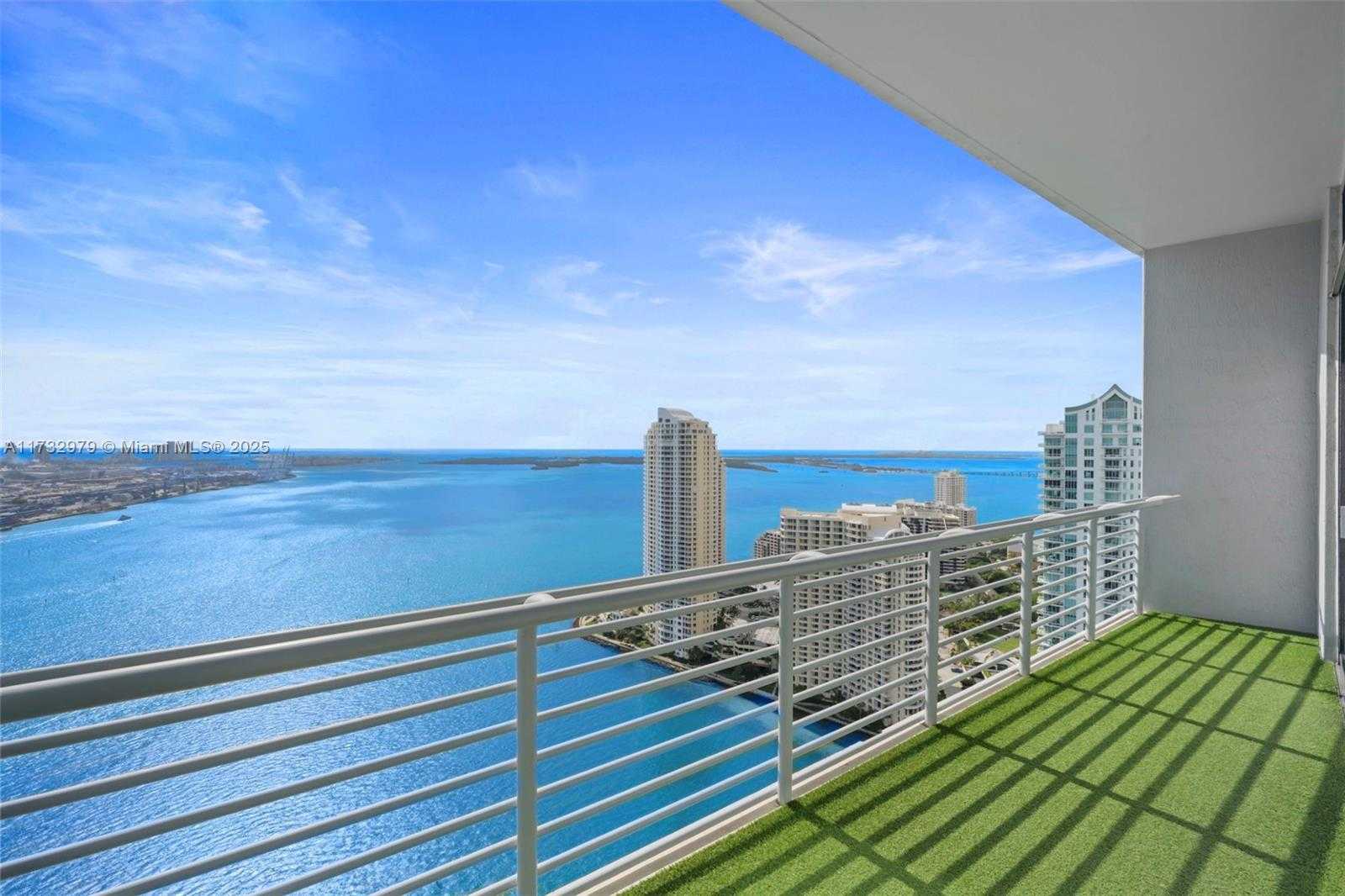 Small Image of 325 SOUTH BISCAYNE BLVD #LPH26, Miami Number 23
