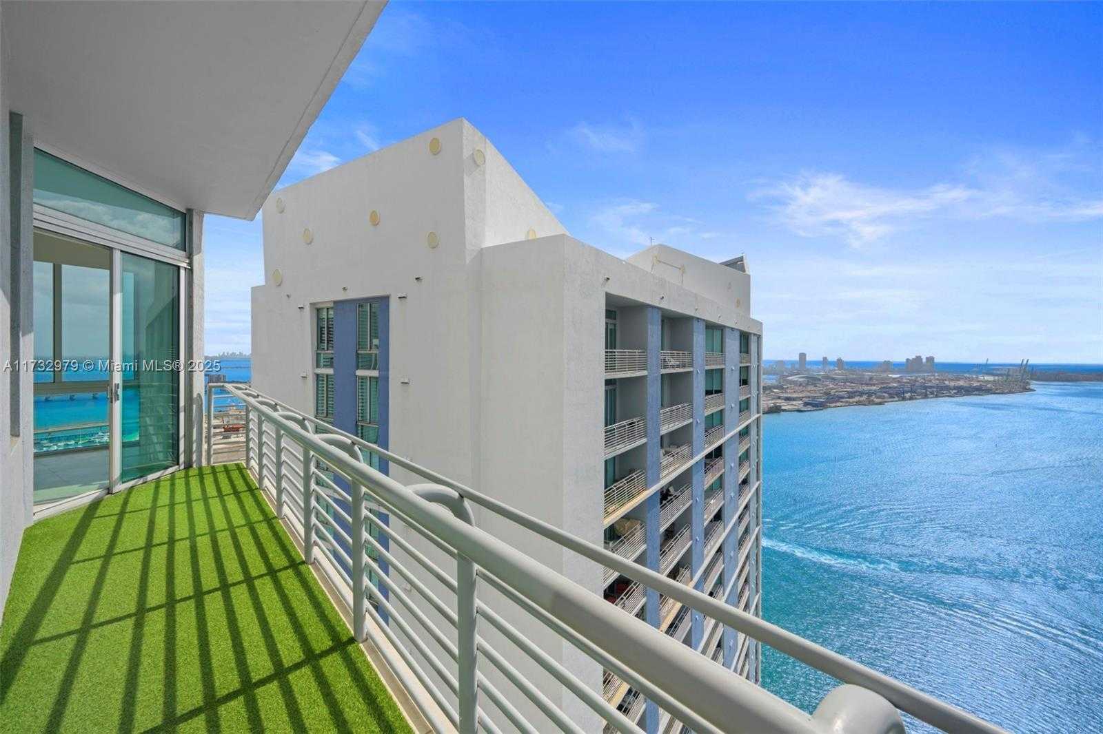 Small Image of 325 SOUTH BISCAYNE BLVD #LPH26, Miami Number 24
