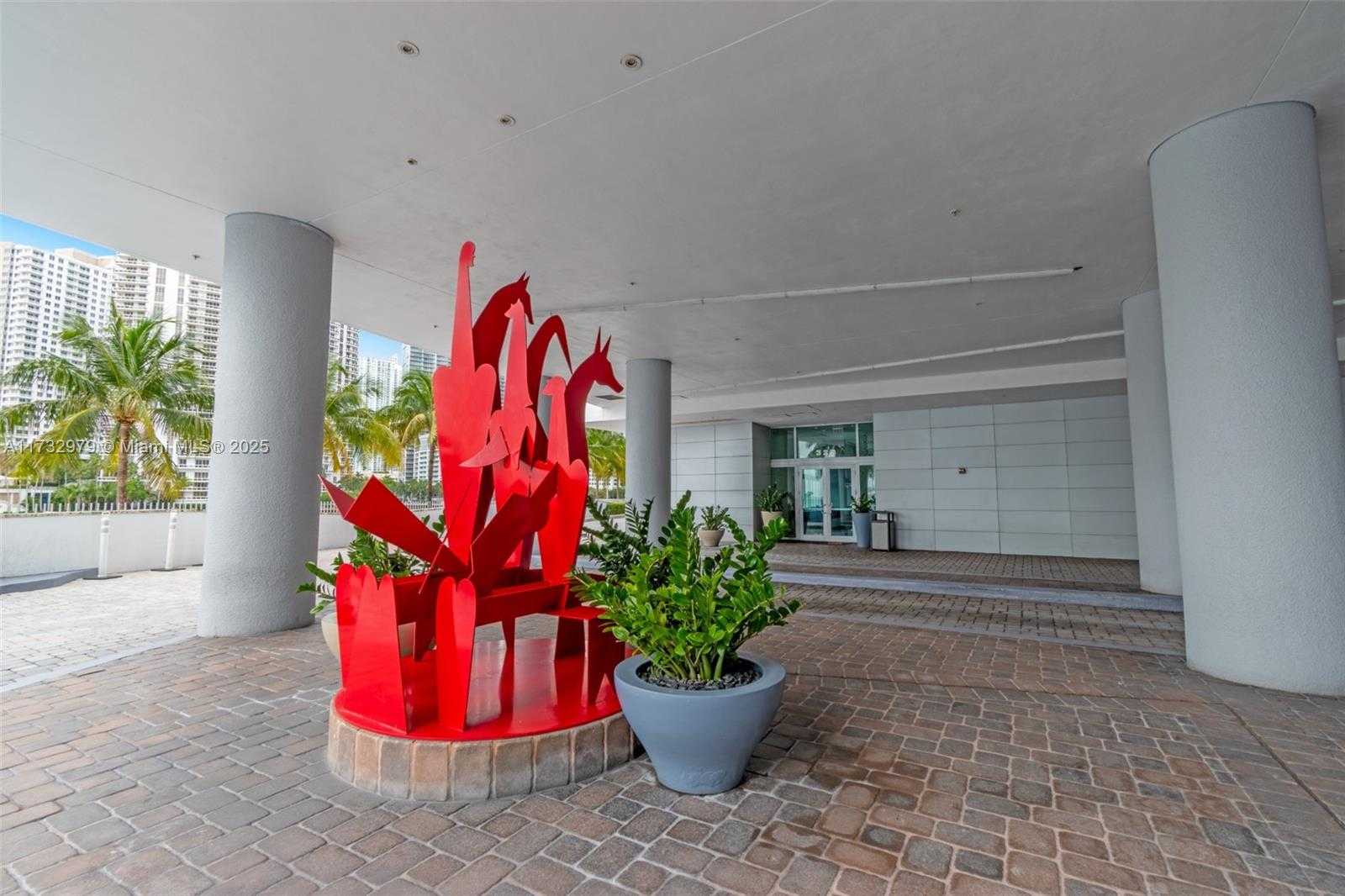 Small Image of 325 SOUTH BISCAYNE BLVD #LPH26, Miami Number 27