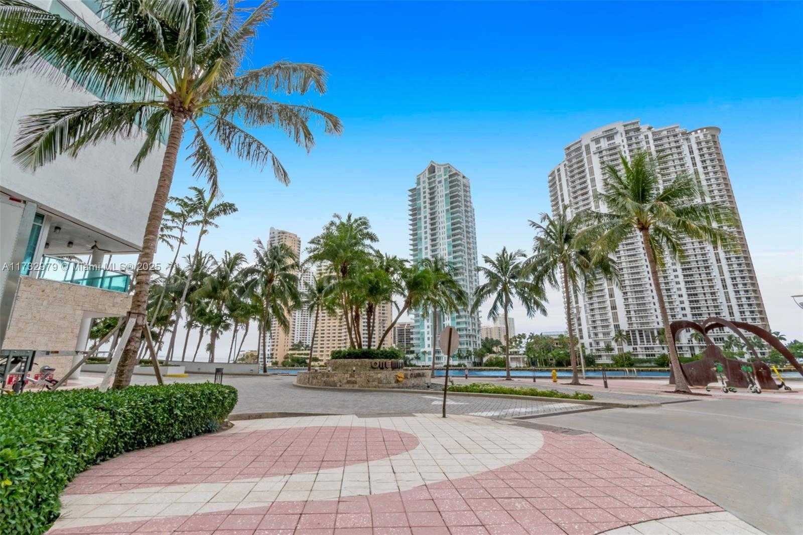 Small Image of 325 SOUTH BISCAYNE BLVD #LPH26, Miami Number 28