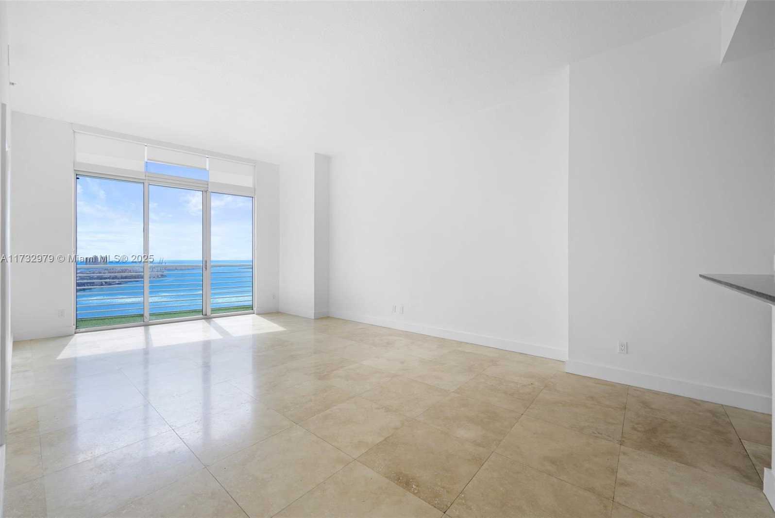 Small Image of 325 SOUTH BISCAYNE BLVD #LPH26, Miami Number 3