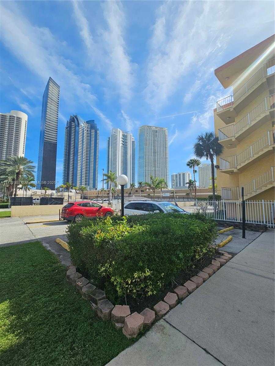 Small Image of 200 172ND ST #102, Sunny Isles Beach Number 5