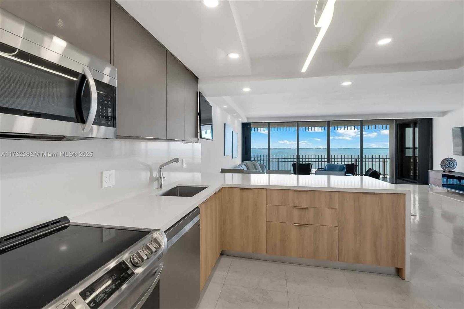 Small Image of 3 GROVE ISLE DR #C1407, Coconut Grove Number 17
