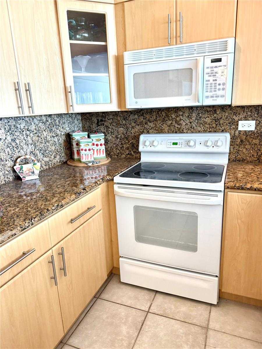 Small Image of 5601 #711, Miami Beach Number 13