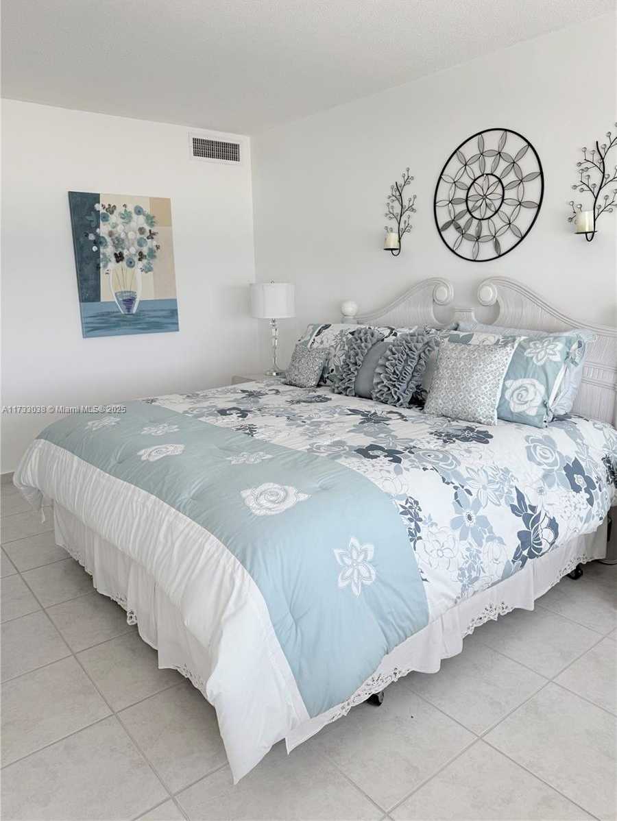 Small Image of 5601 #711, Miami Beach Number 33