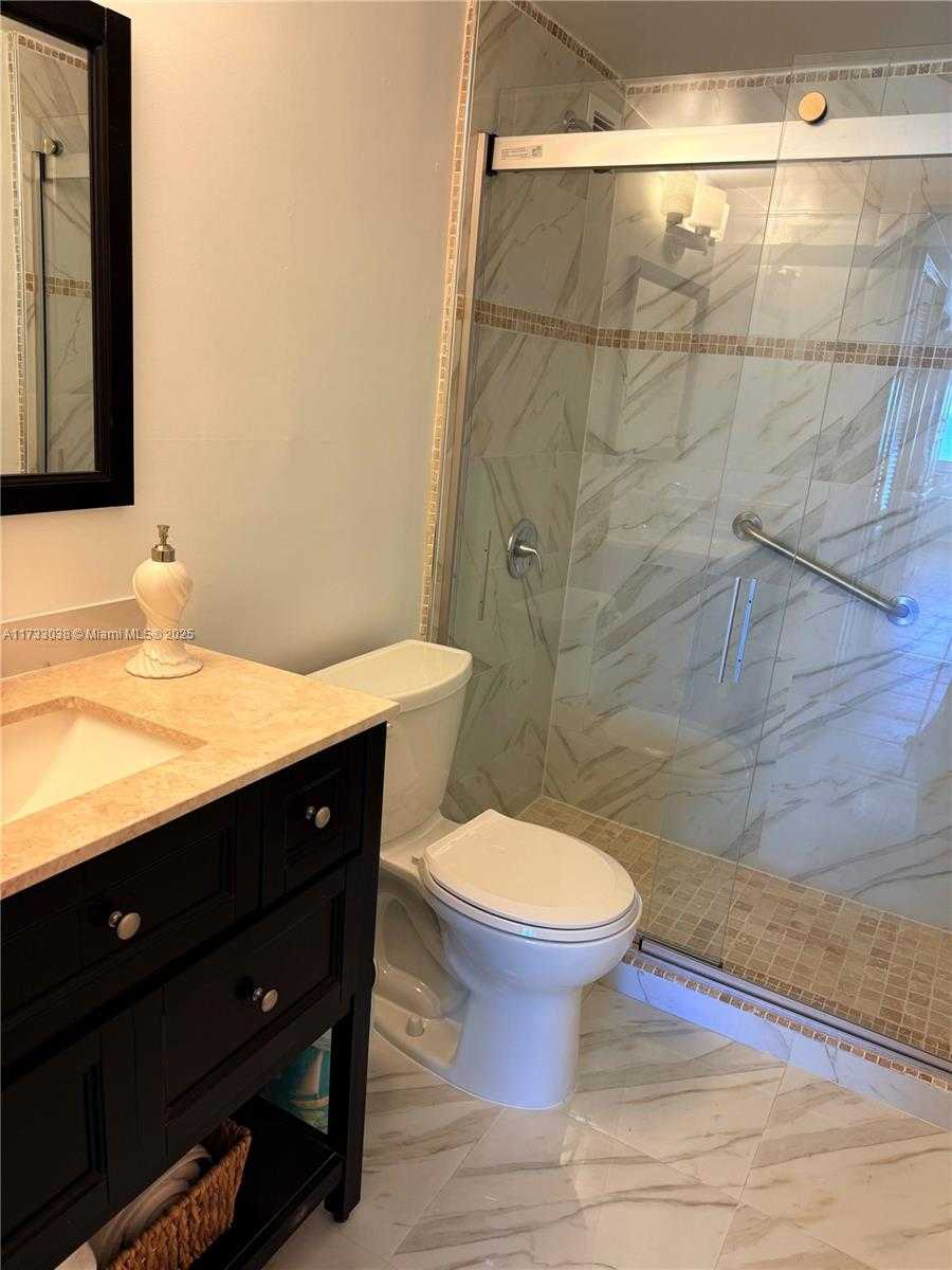 Small Image of 5601 #711, Miami Beach Number 35