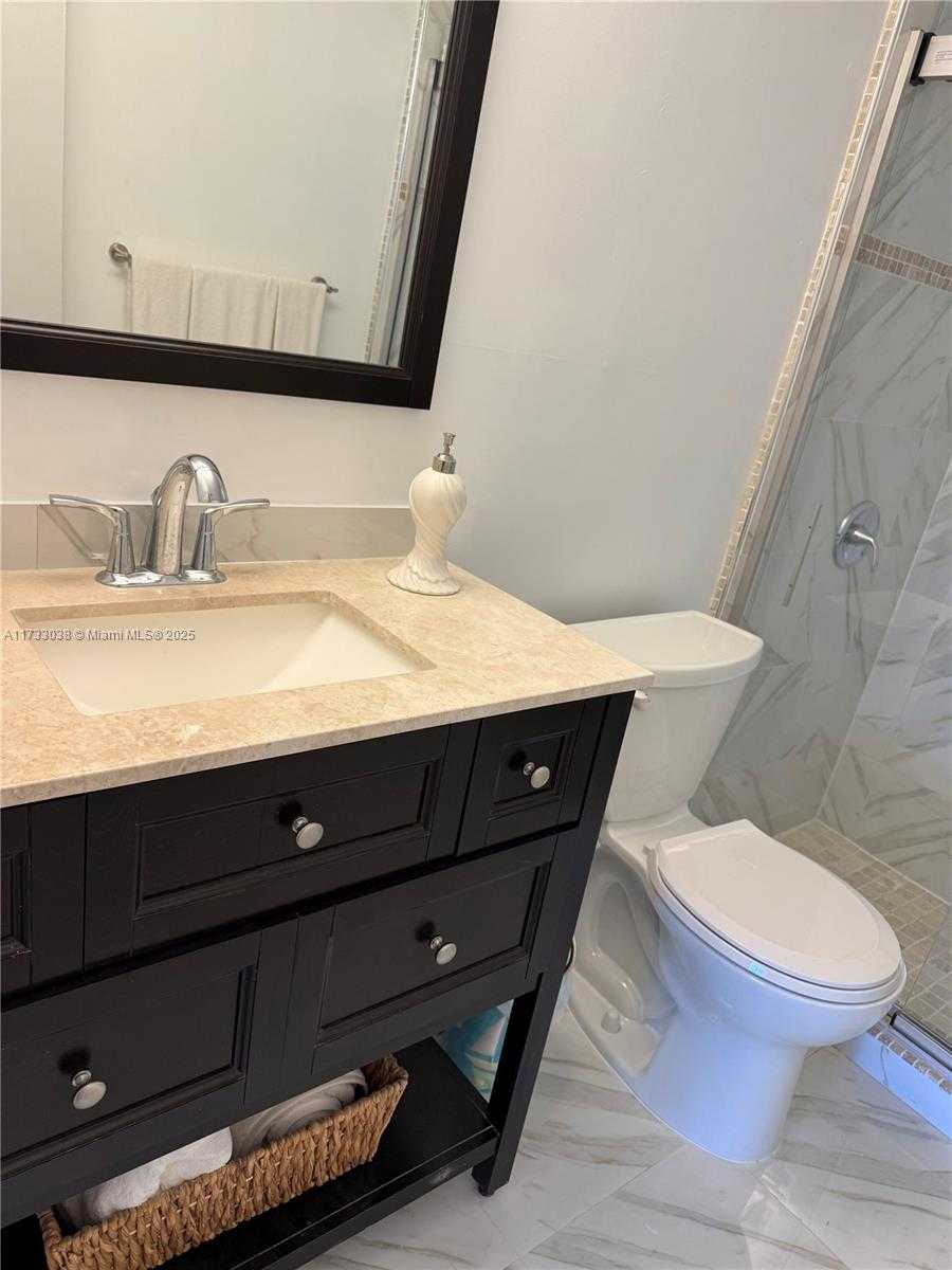 Small Image of 5601 #711, Miami Beach Number 36