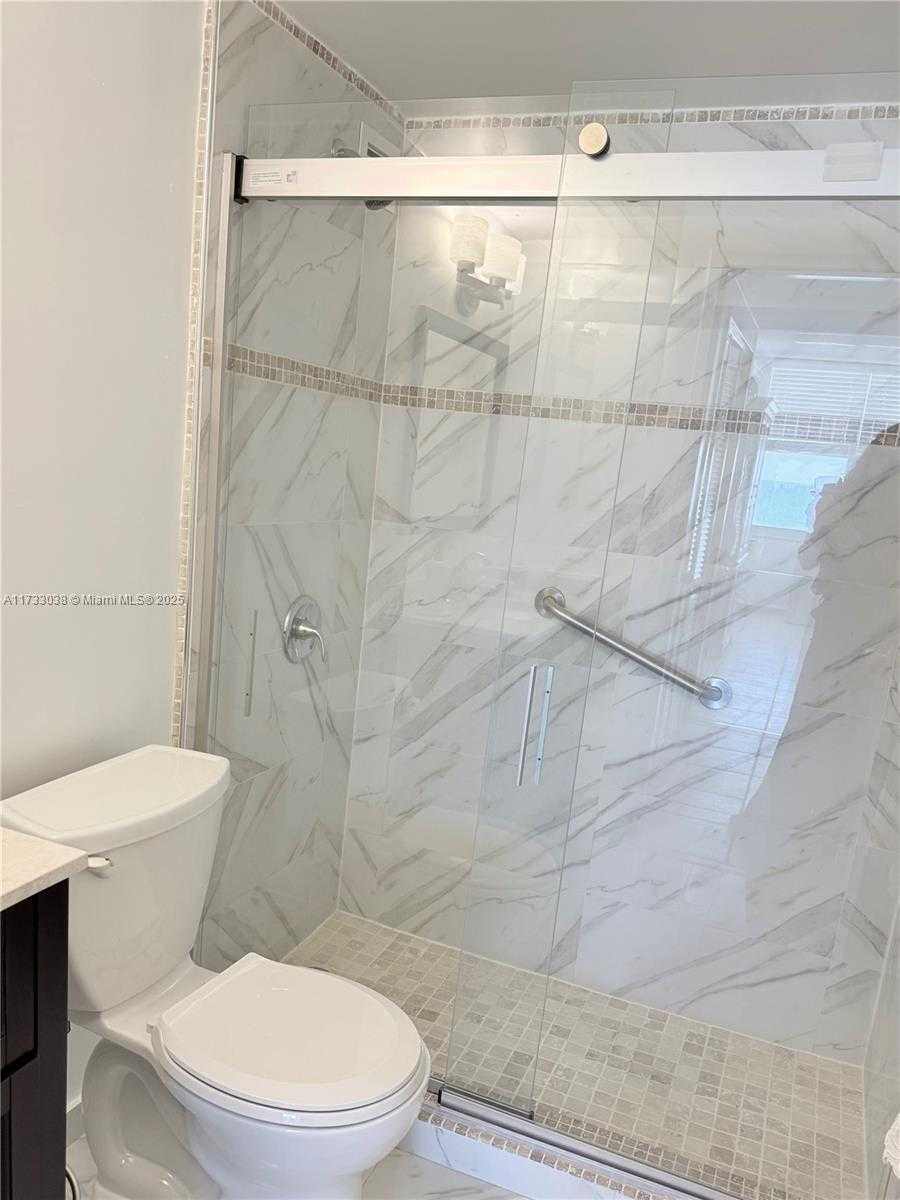 Small Image of 5601 #711, Miami Beach Number 37