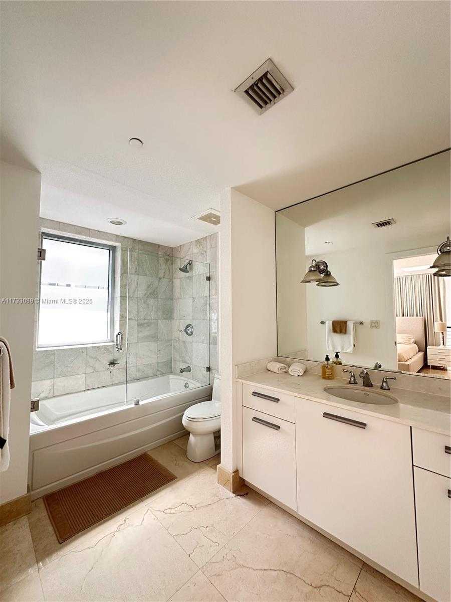Small Image of 1060 BRICKELL AVE #413, Miami Number 3