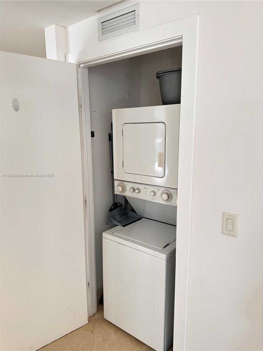 Small Image of 1060 BRICKELL AVE #413, Miami Number 7