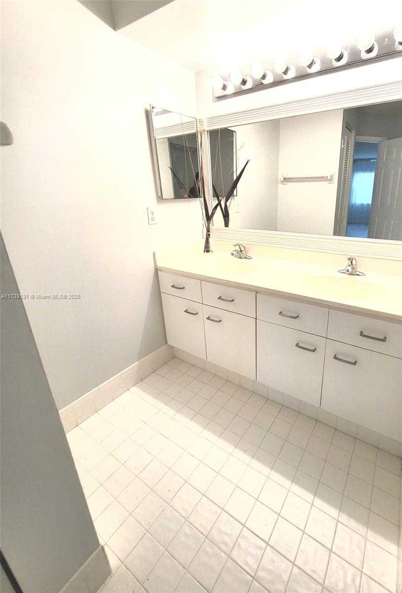 Small Image of 17286 BOCA CLUB BLVD #2108, Boca Raton Number 13