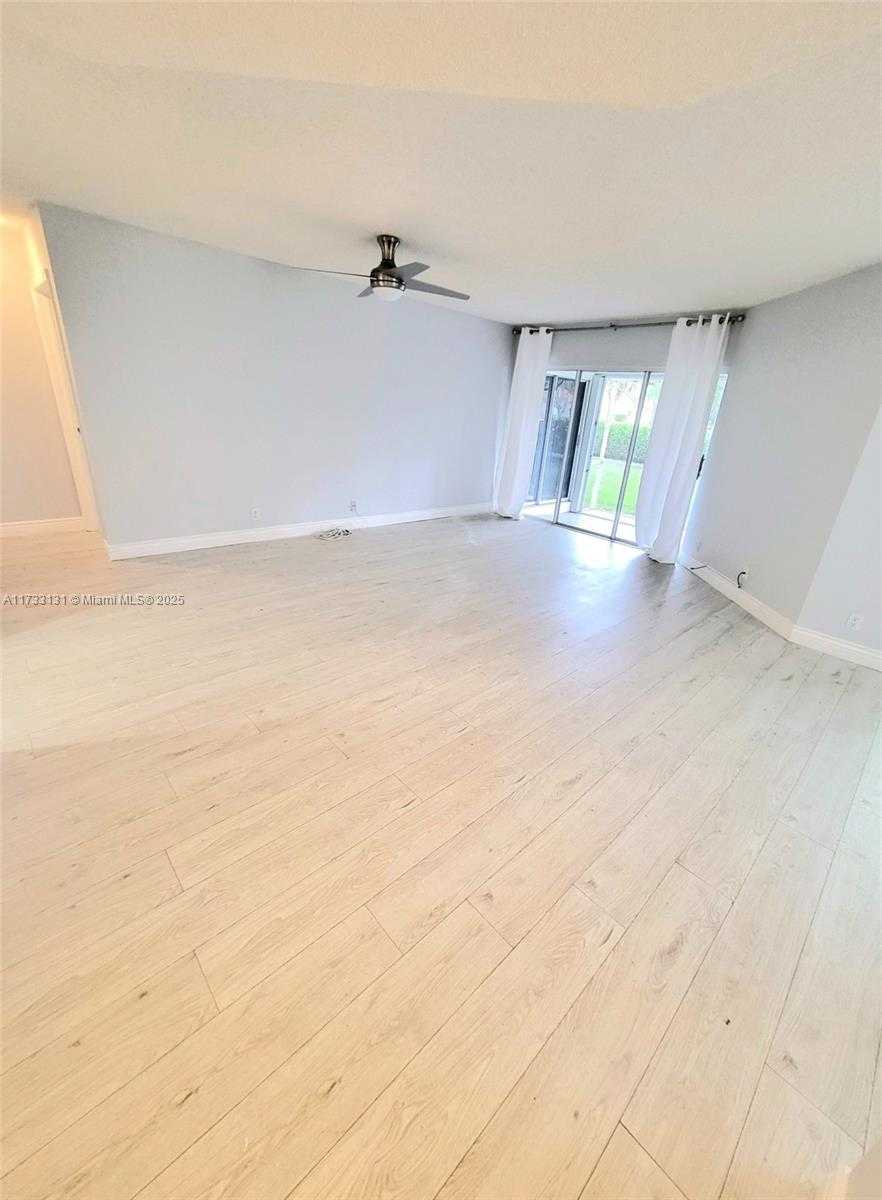 Small Image of 17286 BOCA CLUB BLVD #2108, Boca Raton Number 3