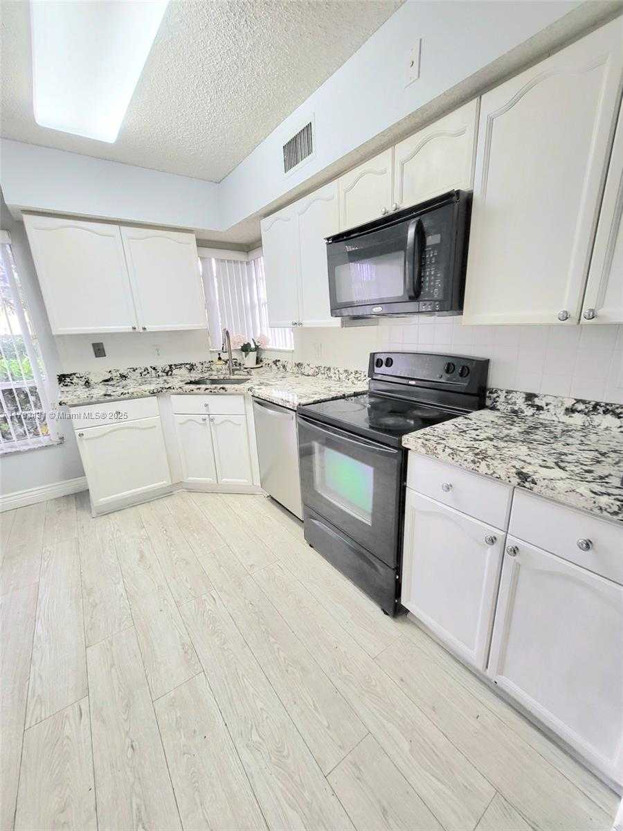 Small Image of 17286 BOCA CLUB BLVD #2108, Boca Raton Number 7