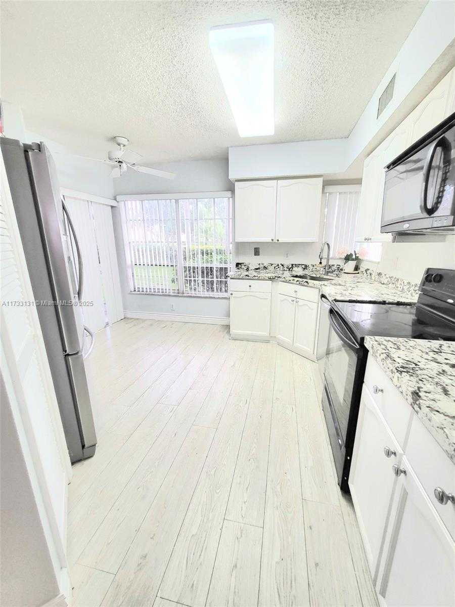 Small Image of 17286 BOCA CLUB BLVD #2108, Boca Raton Number 8