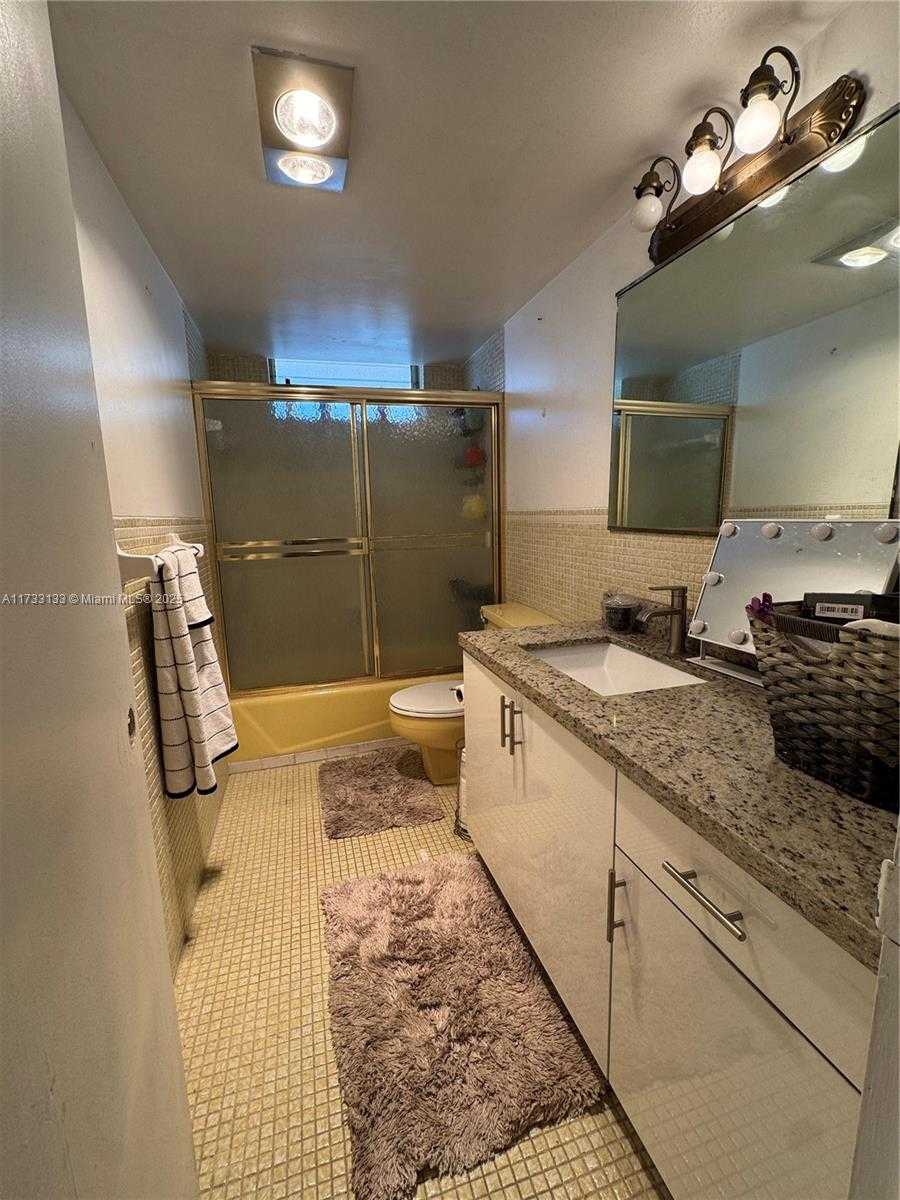 Small Image of 2980 POINT EAST DR #D102, Aventura Number 10