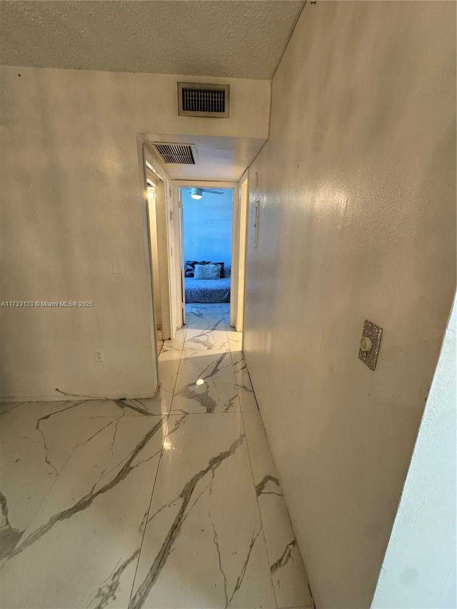 Small Image of 2980 POINT EAST DR #D102, Aventura Number 9
