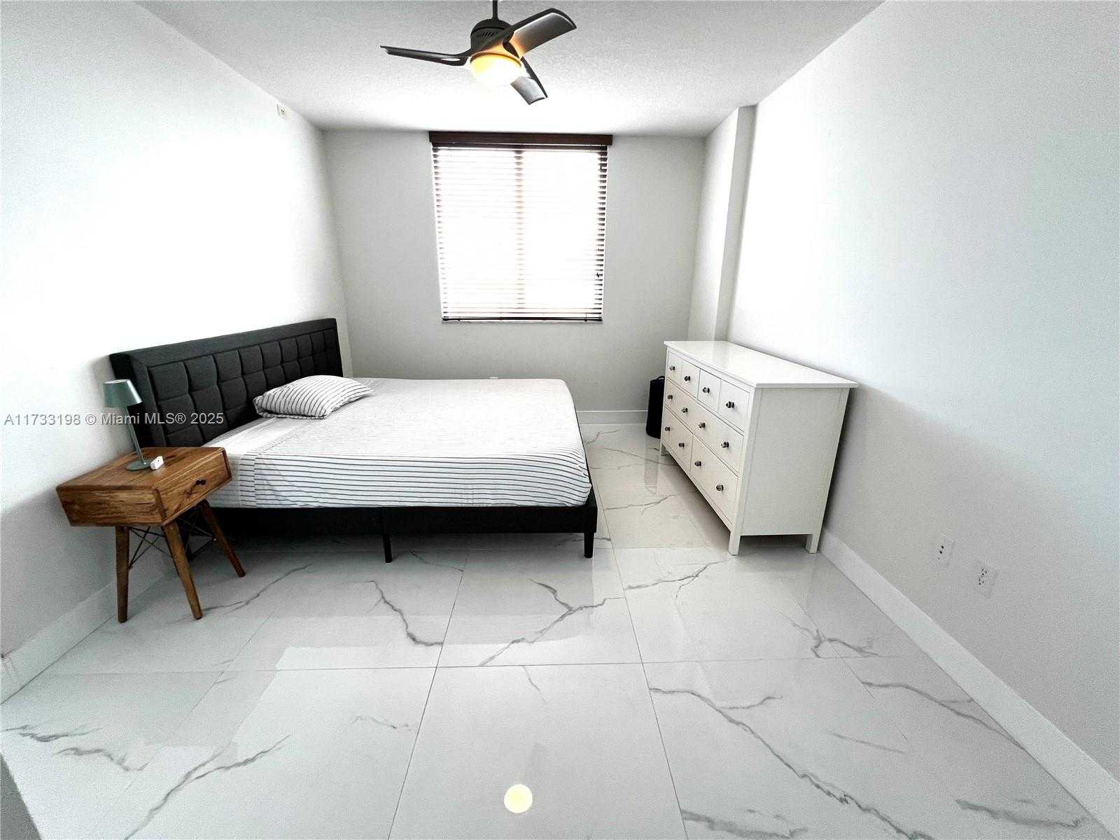 Small Image of 2775 NE 187th St, Aventura, FL 33180, USA Number 13