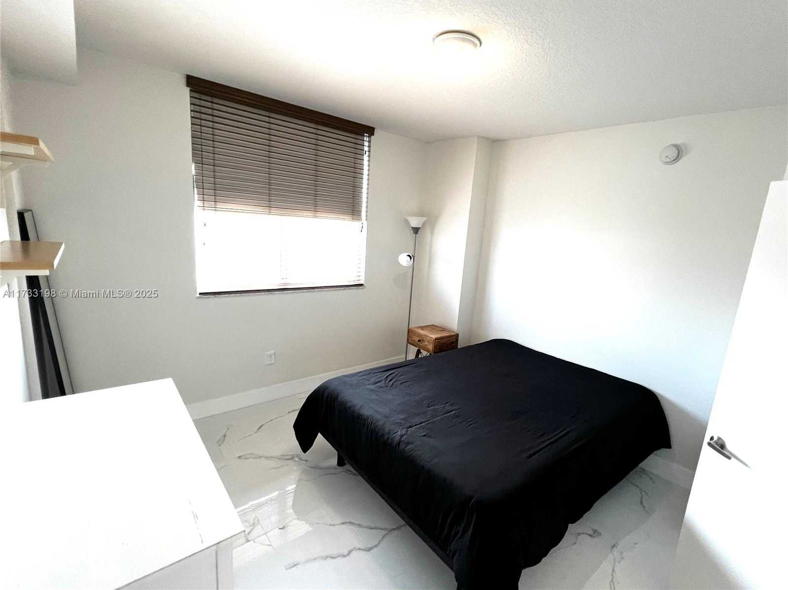 Small Image of 2775 NE 187th St, Aventura, FL 33180, USA Number 15