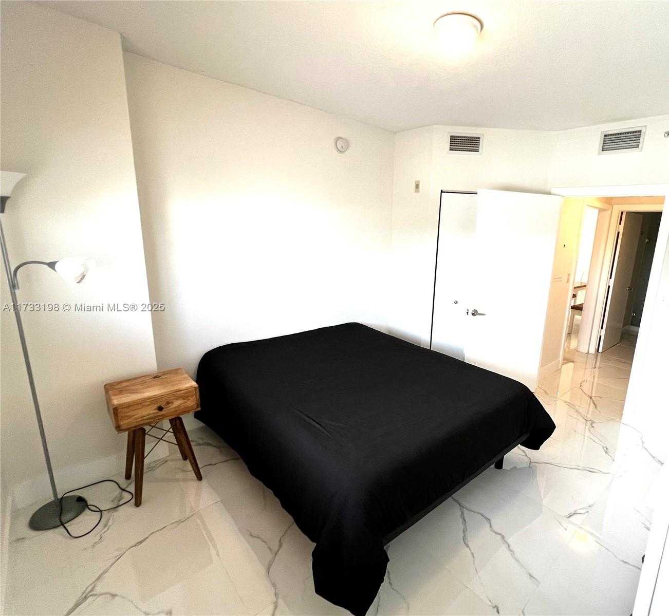 Small Image of 2775 NE 187th St, Aventura, FL 33180, USA Number 16