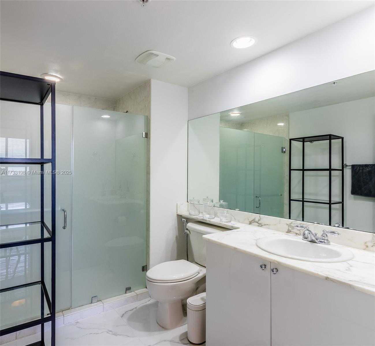Small Image of 2775 NE 187th St, Aventura, FL 33180, USA Number 17