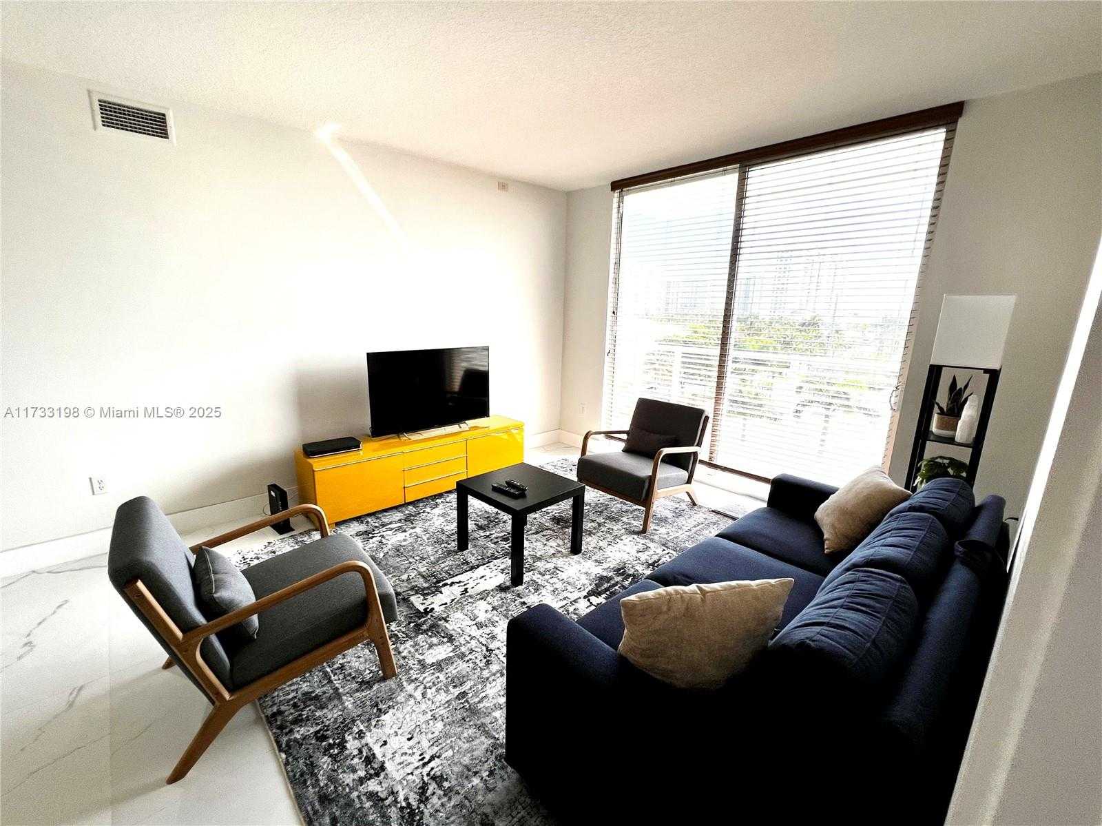 Small Image of 2775 NE 187th St, Aventura, FL 33180, USA Number 2