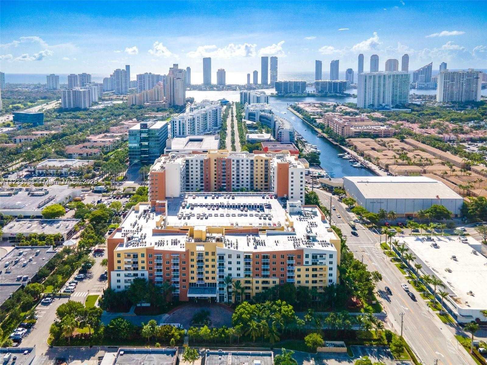 Small Image of 2775 NE 187th St, Aventura, FL 33180, USA Number 31