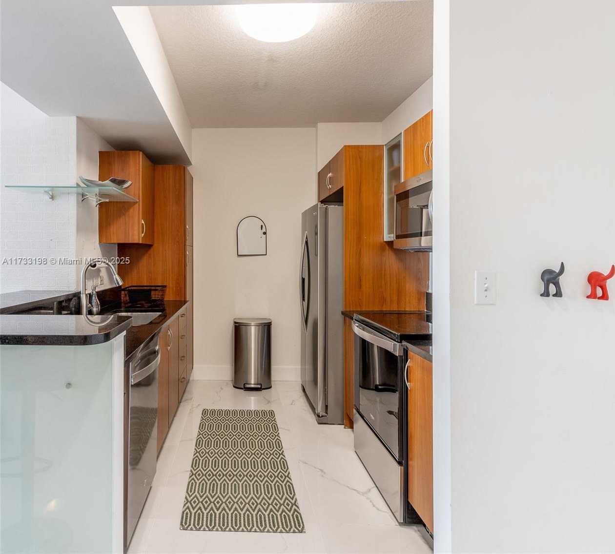 Small Image of 2775 NE 187th St, Aventura, FL 33180, USA Number 8