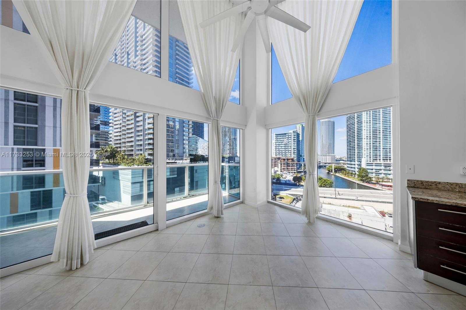 Small Image of 41 SOUTH EAST 5TH ST #816, Miami Number 2