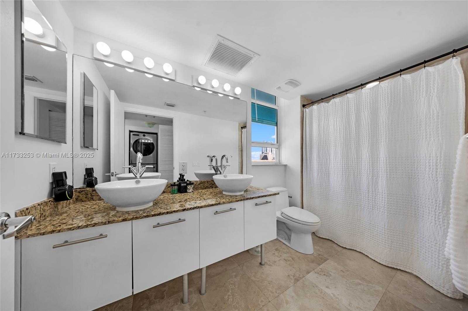 Small Image of 41 SOUTH EAST 5TH ST #816, Miami Number 22