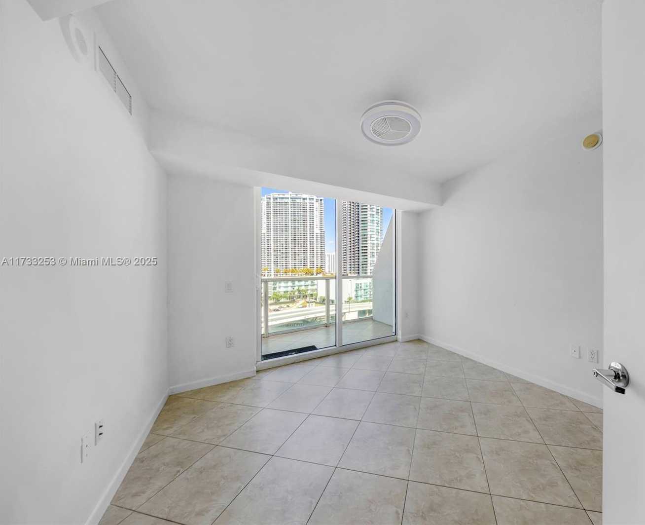 Small Image of 41 SOUTH EAST 5TH ST #816, Miami Number 27