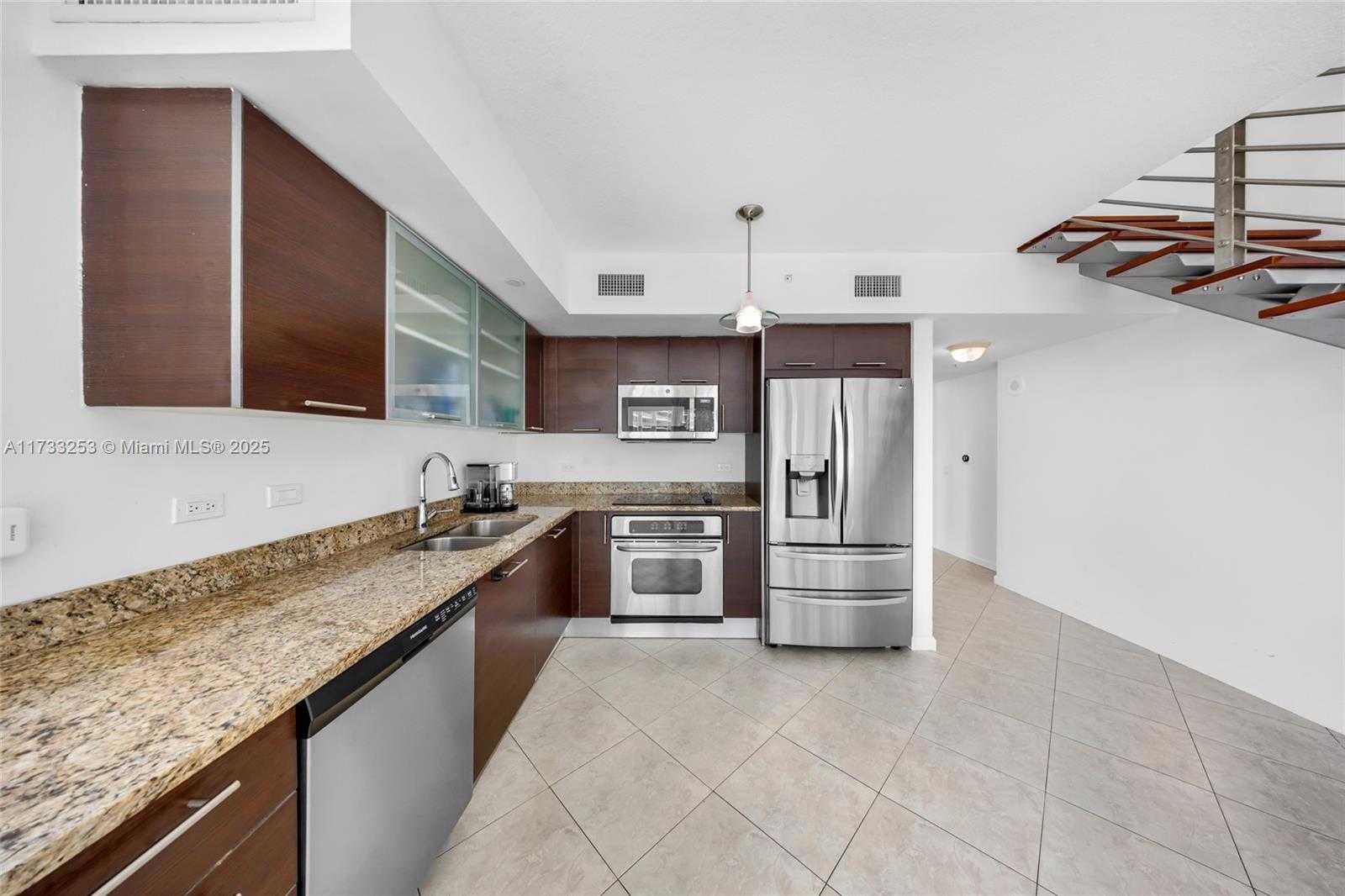 Small Image of 41 SOUTH EAST 5TH ST #816, Miami Number 4