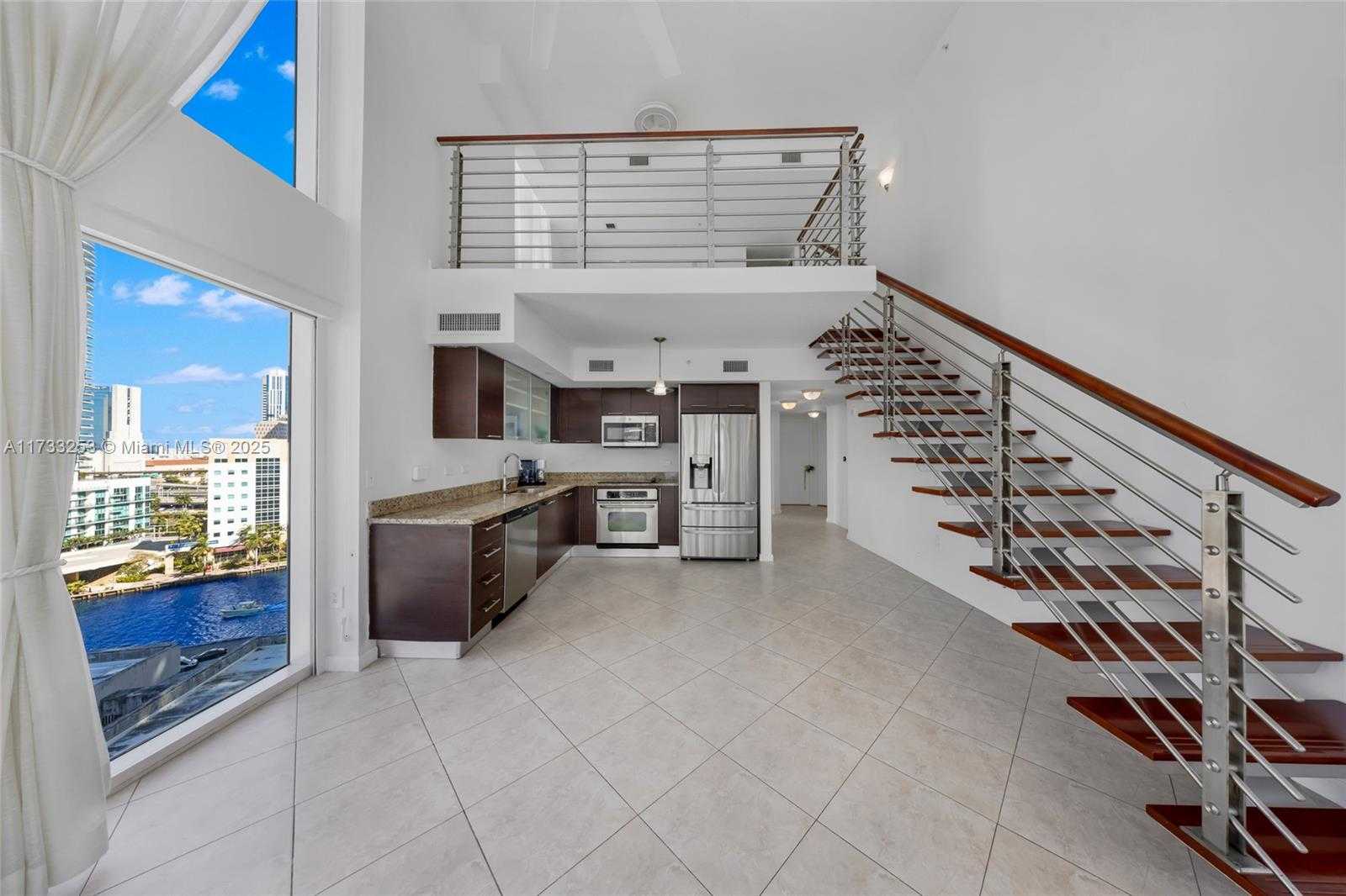 Small Image of 41 SOUTH EAST 5TH ST #816, Miami Number 8