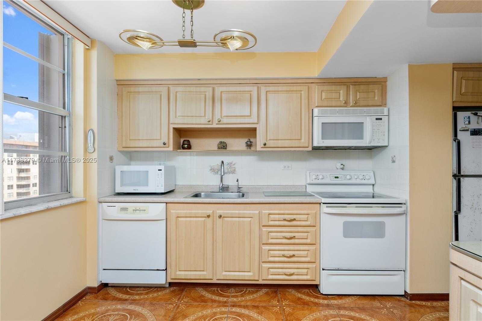 Small Image of 250 174TH ST #2116, Sunny Isles Beach Number 18