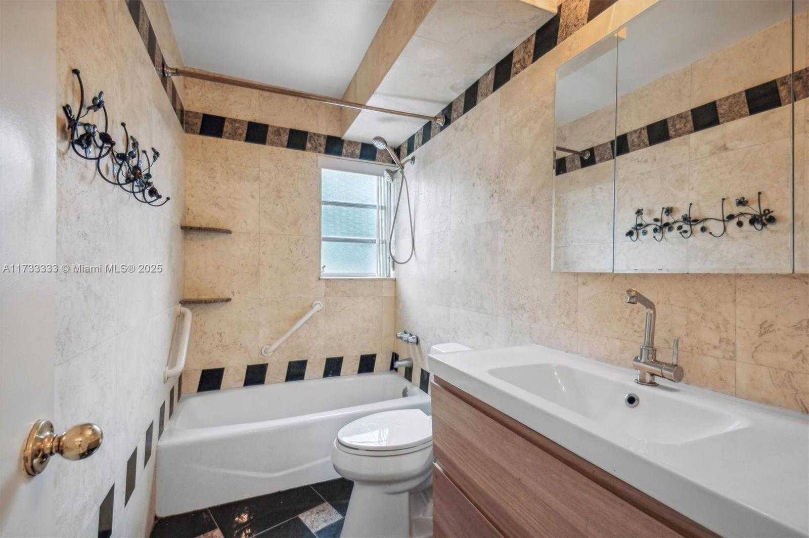 Small Image of 619 NORTH EAST 14TH AVE #101, Hallandale Beach Number 12