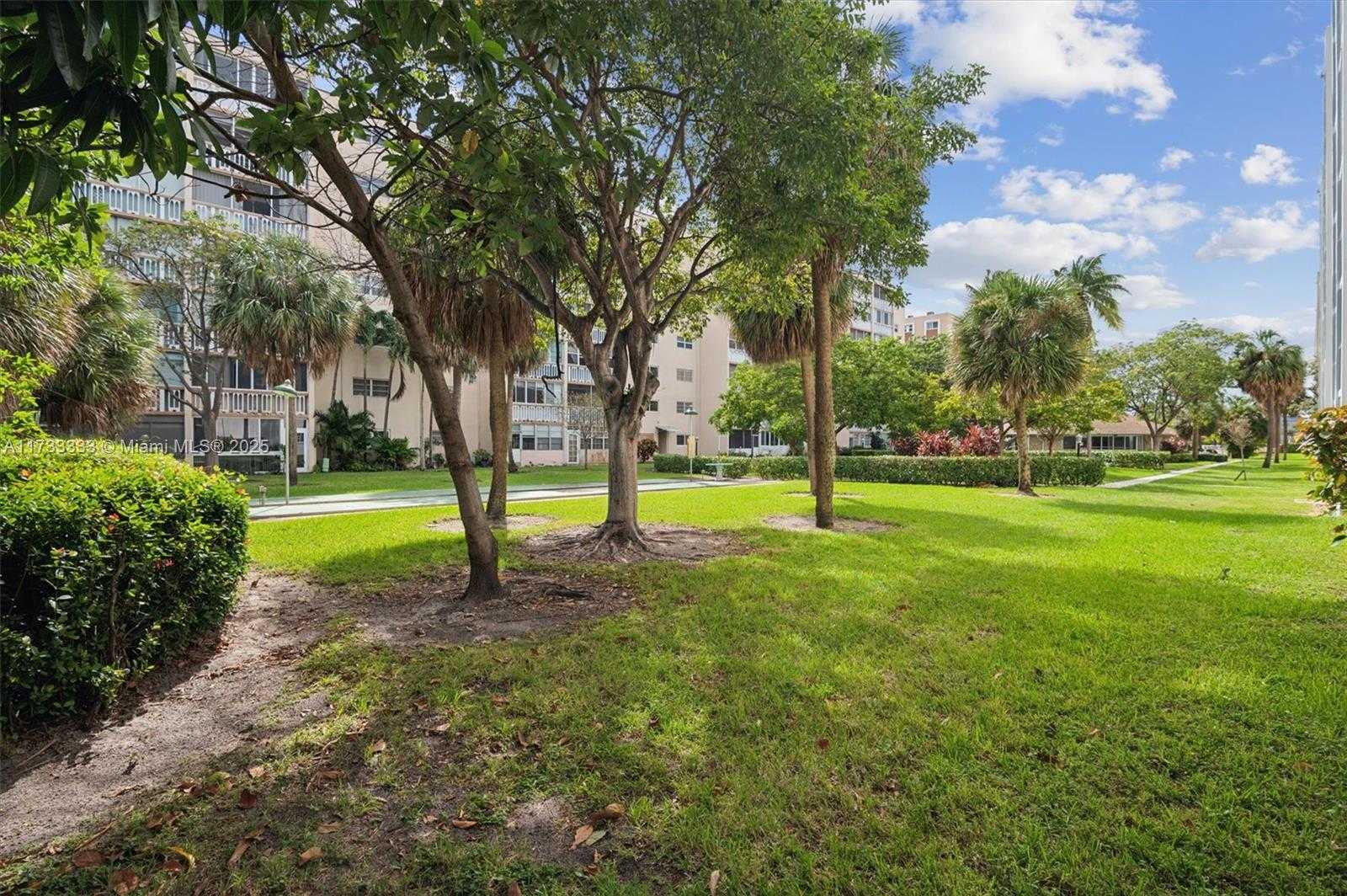 Small Image of 619 NORTH EAST 14TH AVE #101, Hallandale Beach Number 20