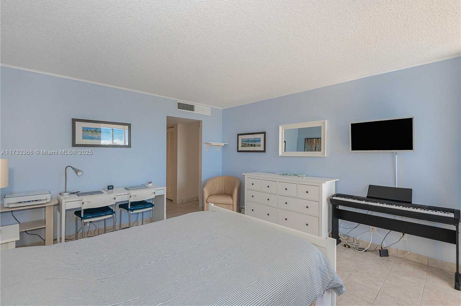 Small Image of 20301 WEST COUNTRY CLUB DR #1026, Aventura Number 16