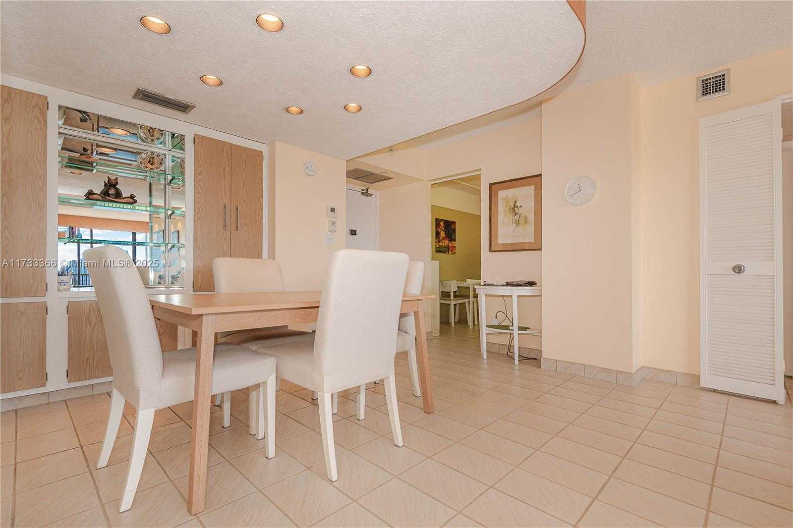Small Image of 20301 WEST COUNTRY CLUB DR #1026, Aventura Number 9